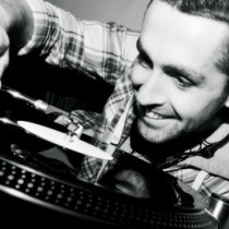 dj - DJ Ben Anderson