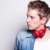 dj - Nils van Zandt