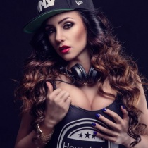 dj - DJ Anny