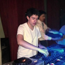 dj - Victor Tello